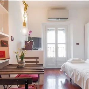 https://una-volta-in-brera.it-lombardy.com