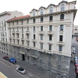 Hotel apartamentowy De La Gare, Mediolan