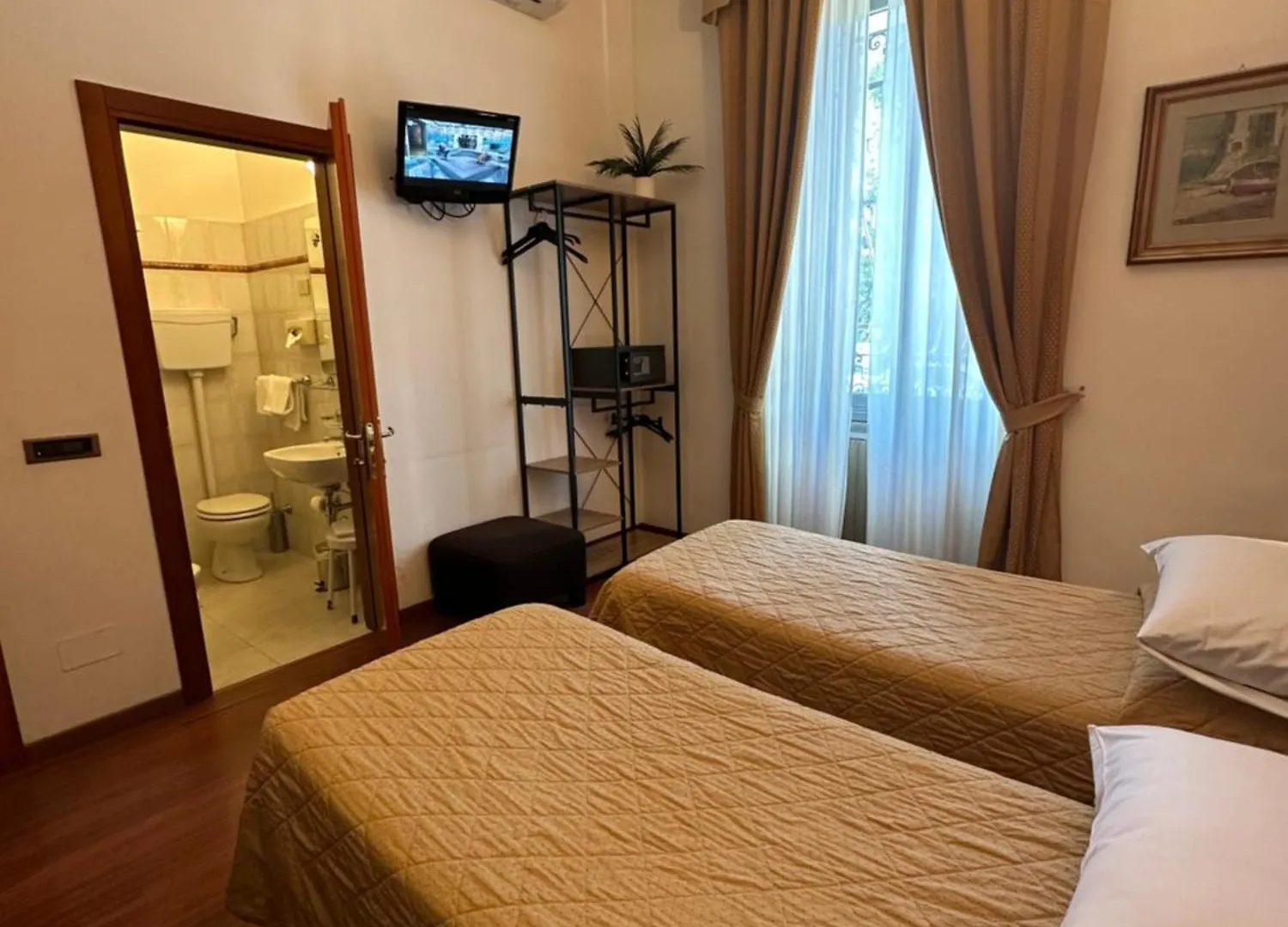 Hotel Aspromonte Milan 3*,  Italy